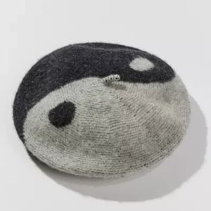 UO Unisex Yin Yang Beret